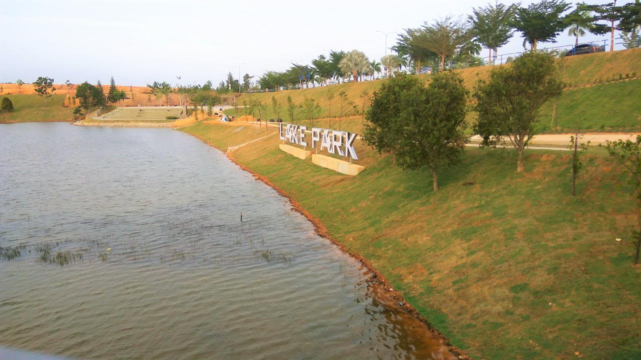 Impianacasa Kluang Homestay Экстерьер фото