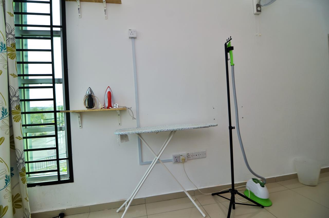 Impianacasa Kluang Homestay Экстерьер фото